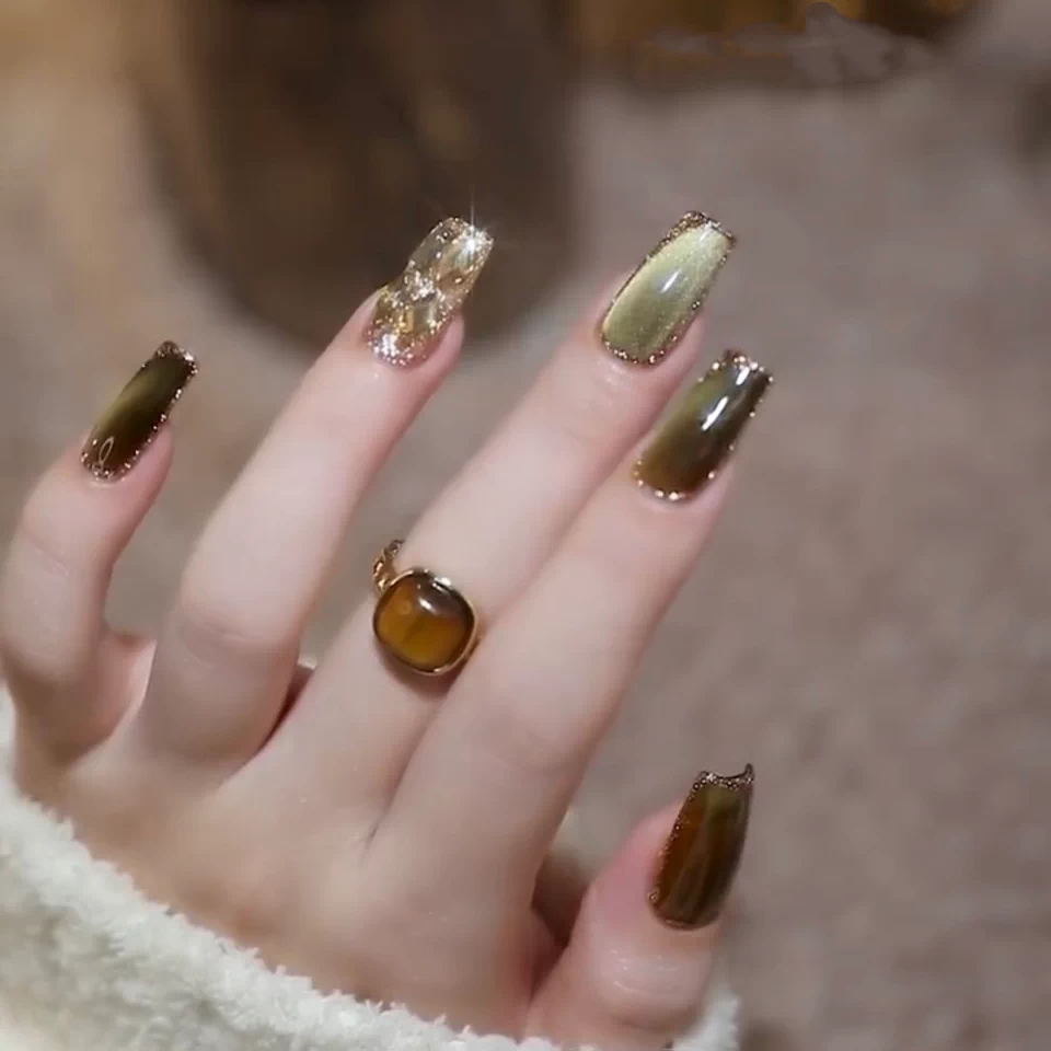 Green cat-eye champagne diamond handcrafted wearable jewelry with detachable trapezoidal design