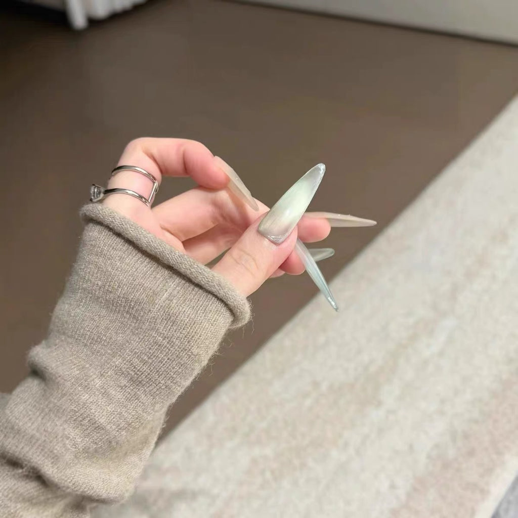 Ice transparent peppermint green gradient wearable nail, long pointed shape, white and cool feeling, beautiful nails, high-end feeling nude transparent nail plate