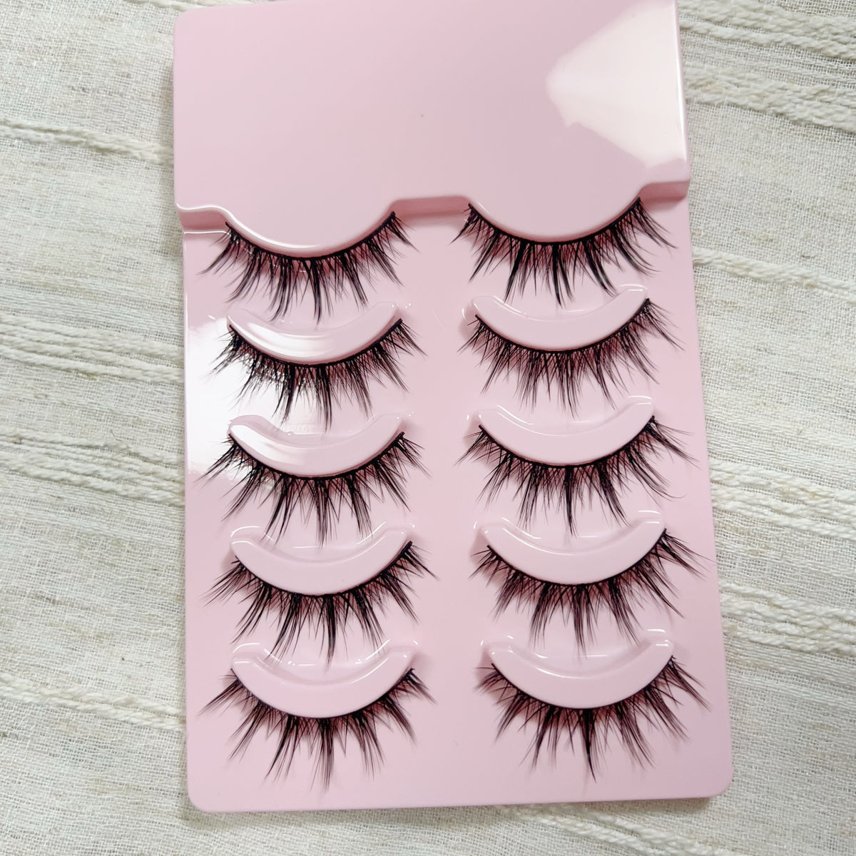 Cartoon big eye demon thick false eyelashes hard stem cross-bred Barbie natural simulation false eyelashes European and American style