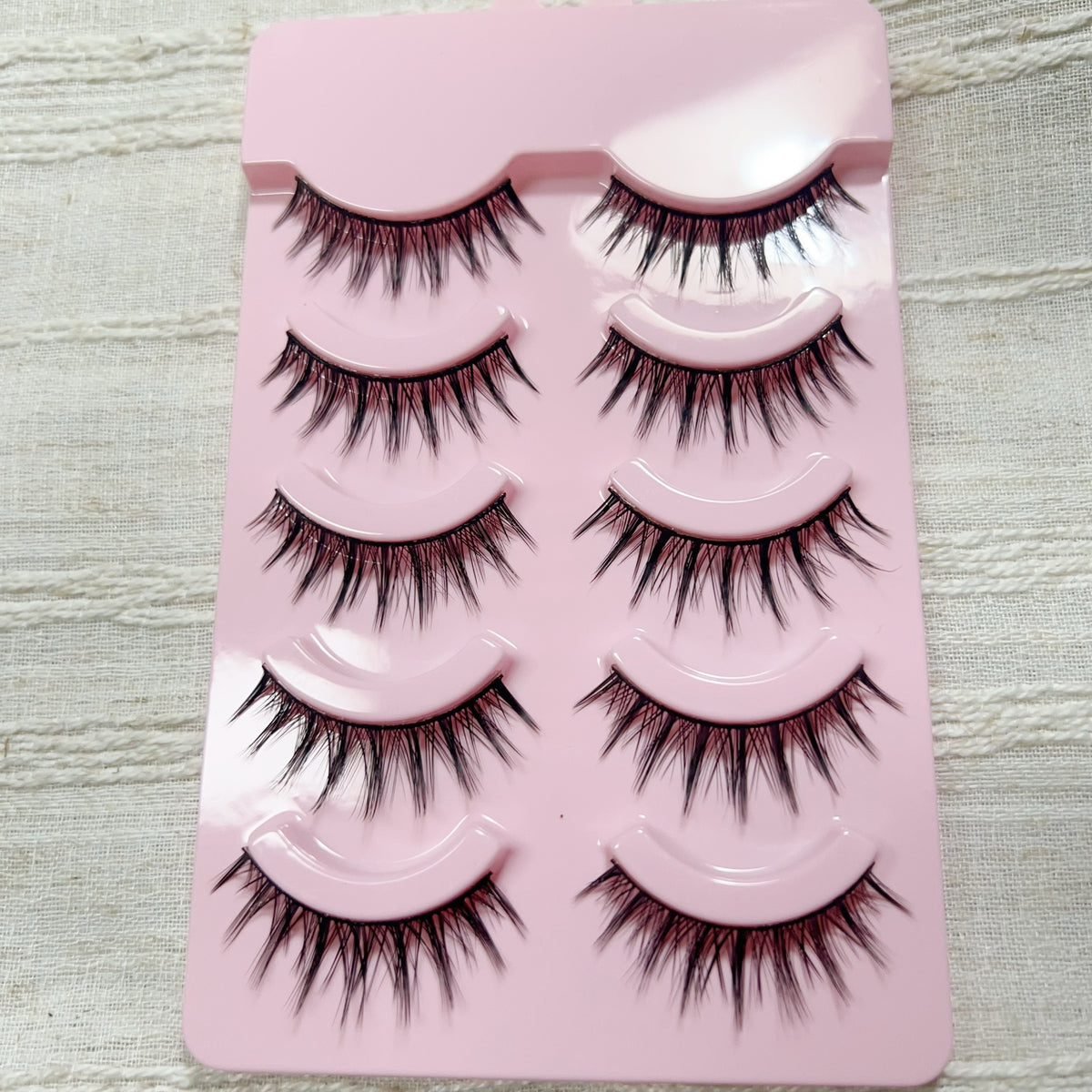 Cartoon big eye demon thick false eyelashes hard stem cross-bred Barbie natural simulation false eyelashes European and American style