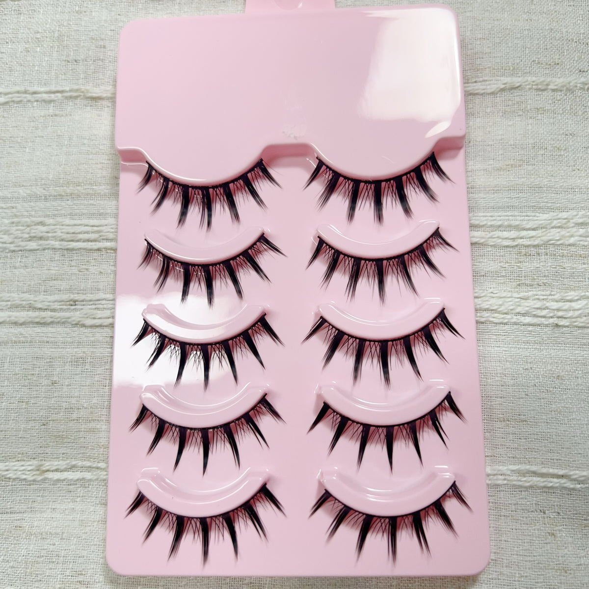 Cartoon big eye demon thick false eyelashes hard stem cross-bred Barbie natural simulation false eyelashes European and American style
