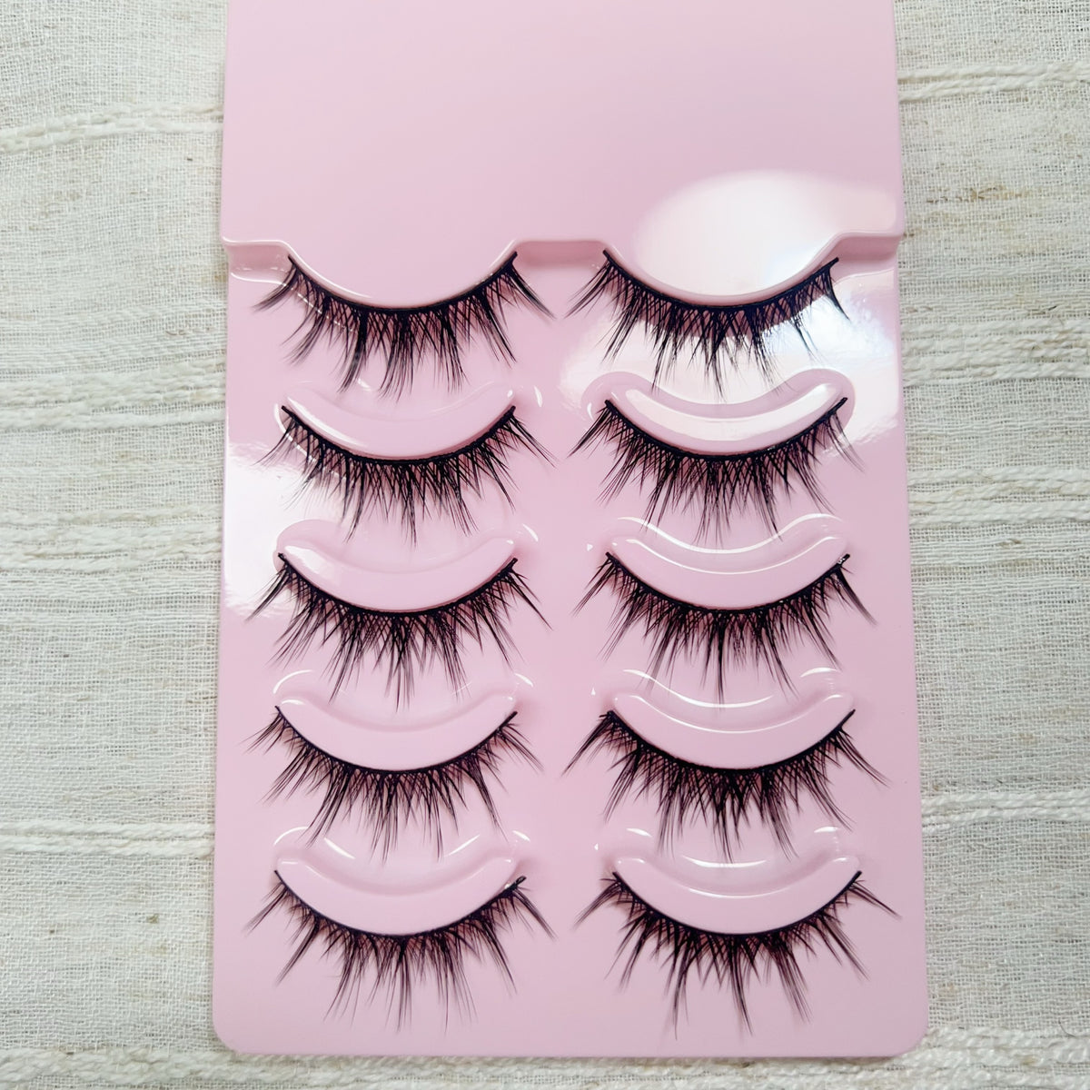 Cartoon big eye demon thick false eyelashes hard stem cross-bred Barbie natural simulation false eyelashes European and American style