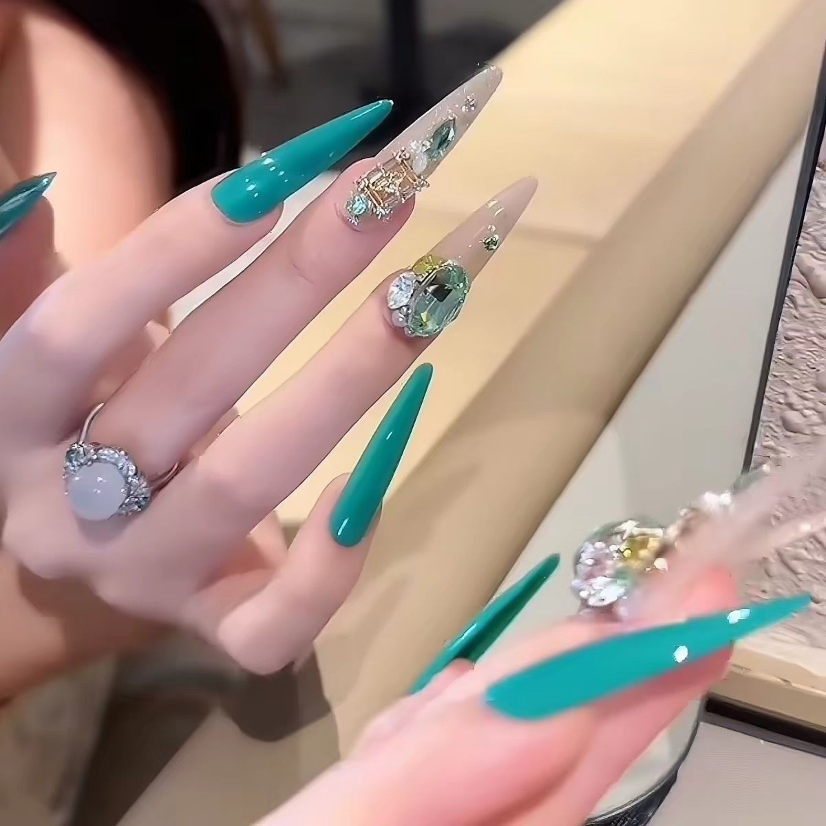 The same model as the internet celebrity, hand-made, wearable, blue, magic mirror, pink, full of diamonds, flashing, white, nail stickers, removable, and so on.