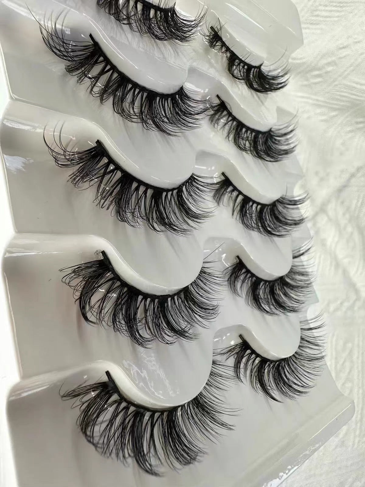 Thai-style spicy girl black line gimmick simulated thick Barbie false eyelashes 3D three-dimensional clump front short back long curled eyelashes