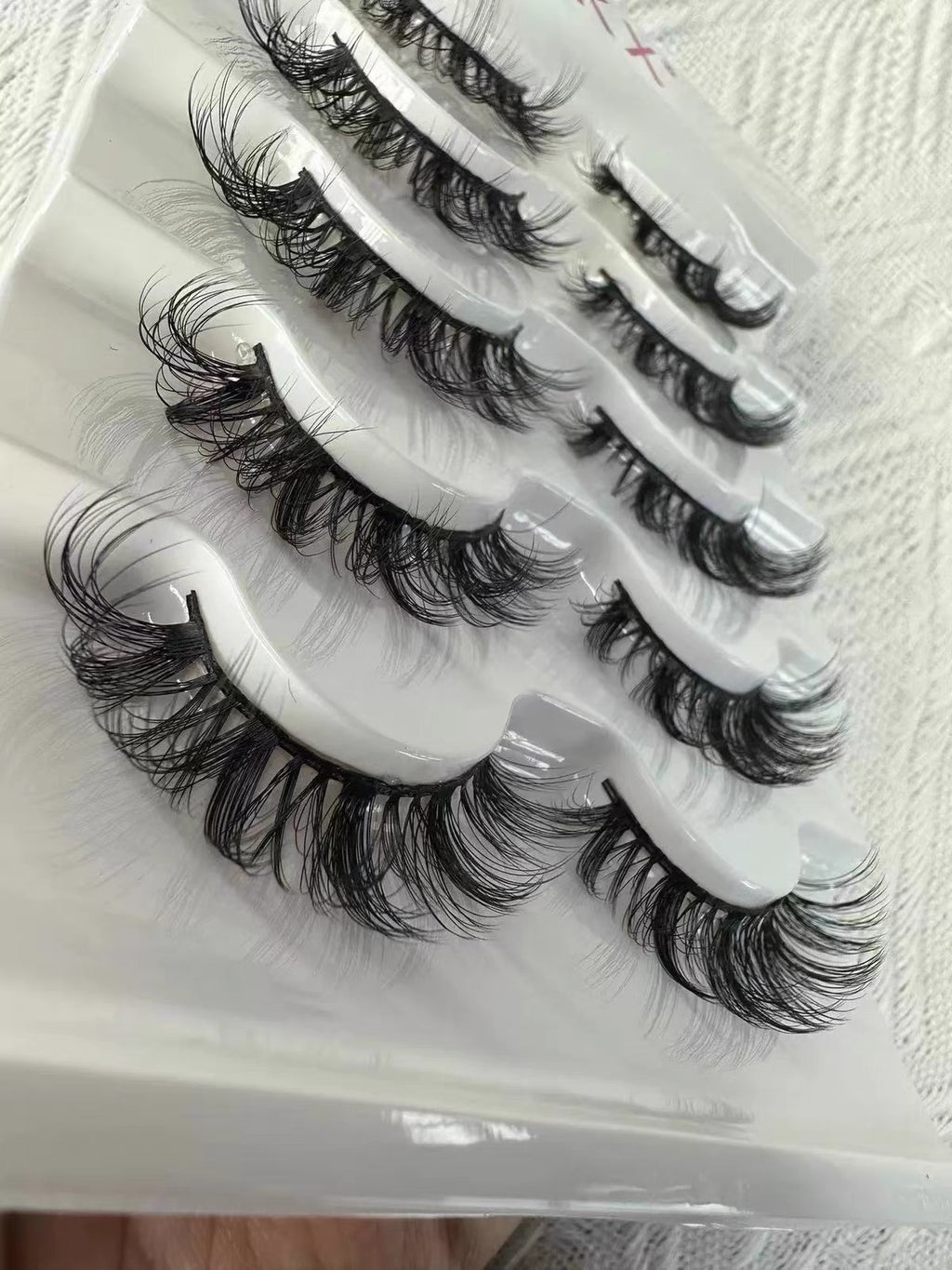 Thai-style spicy girl black line gimmick simulated thick Barbie false eyelashes 3D three-dimensional clump front short back long curled eyelashes
